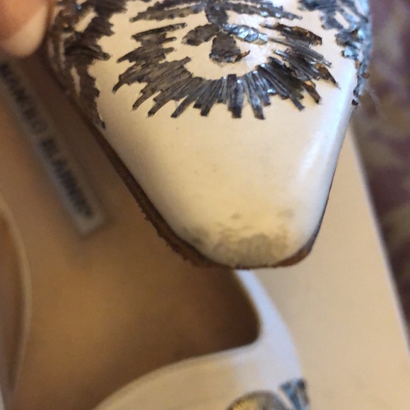 Manolo Blahnik White Leather Mules w/silver embroidery. - Picture 5 of 11